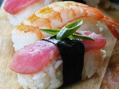 Суши с семгой или тунцом